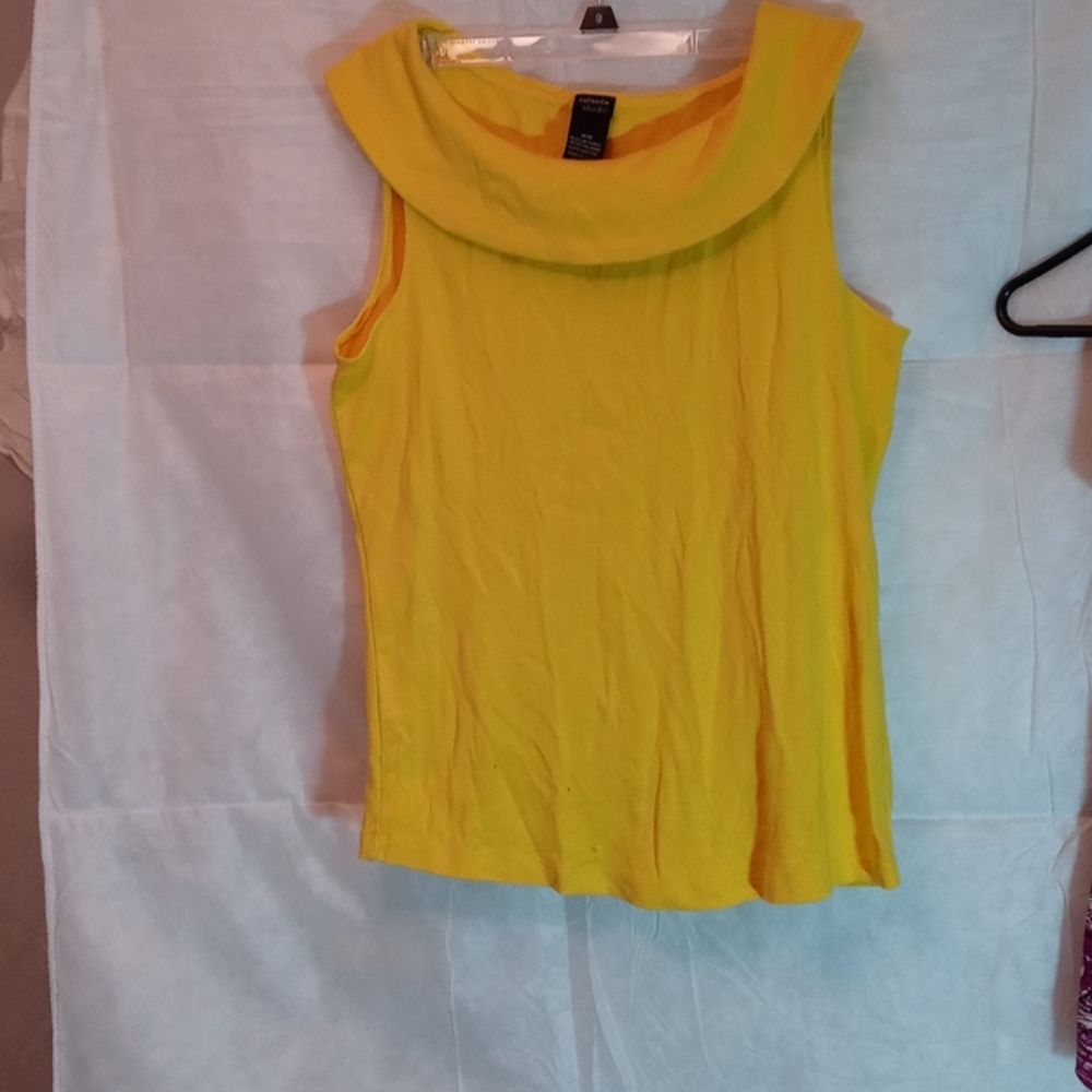 Sleeveless blouse